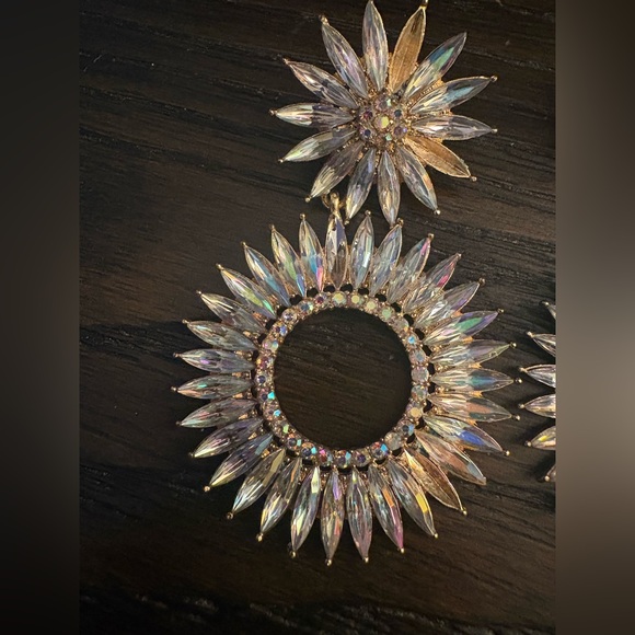 3/$10 Betsey Johnson Silver Earrings - Picture 3 of 5